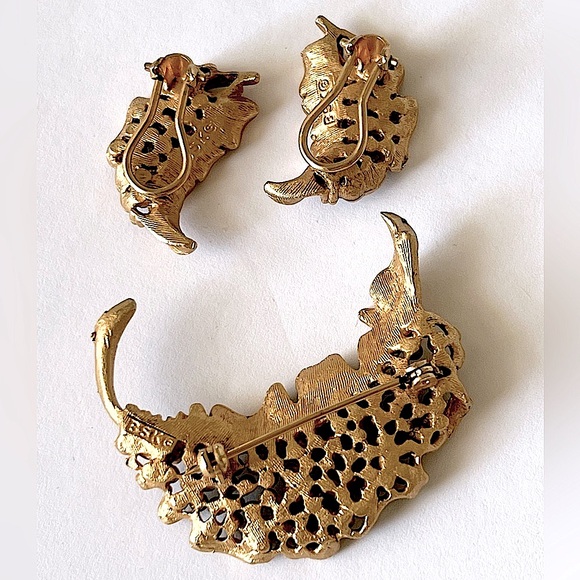 💚 Vintage Signed BSK Leaf Brooch & Clip On Green Gold Tone Earrings Set - Picture 10 of 15
